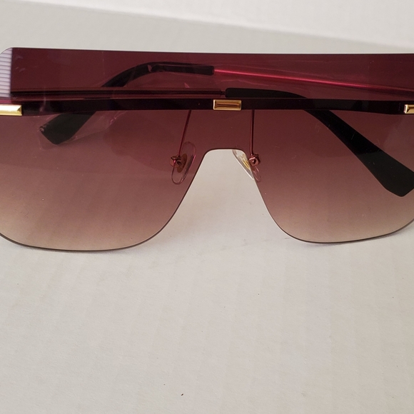 Sunglasses - Picture 4 of 6